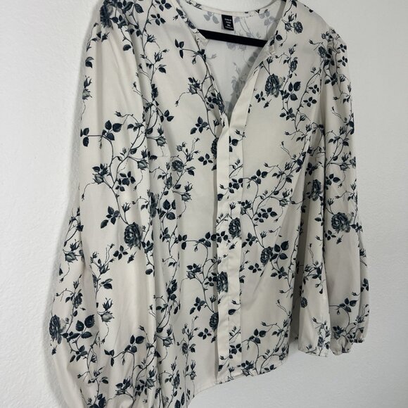 SHEIN White & Grey Floral Rose Womens Plus Size 3X V-Neck Long Sleeve Office - Picture 9 of 12